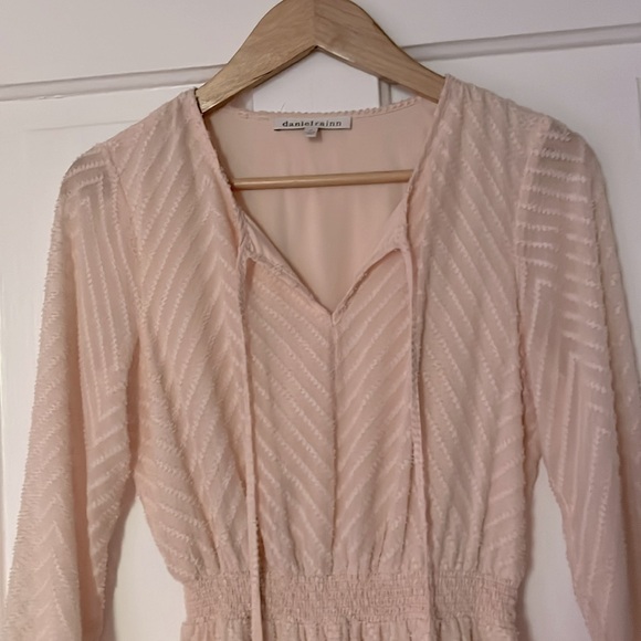 Cream midi dress with elastic waist and 3/4 sleeves - Picture 2 of 5